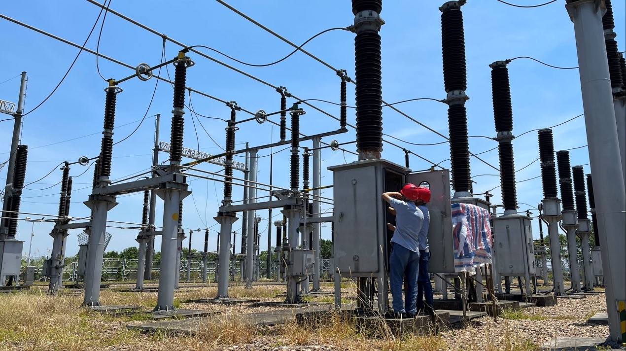 无惧“烤”验保供电 勇于担当不服“暑”--米兰体育app官网-米兰体育（中国）电力保供“湘”当给力