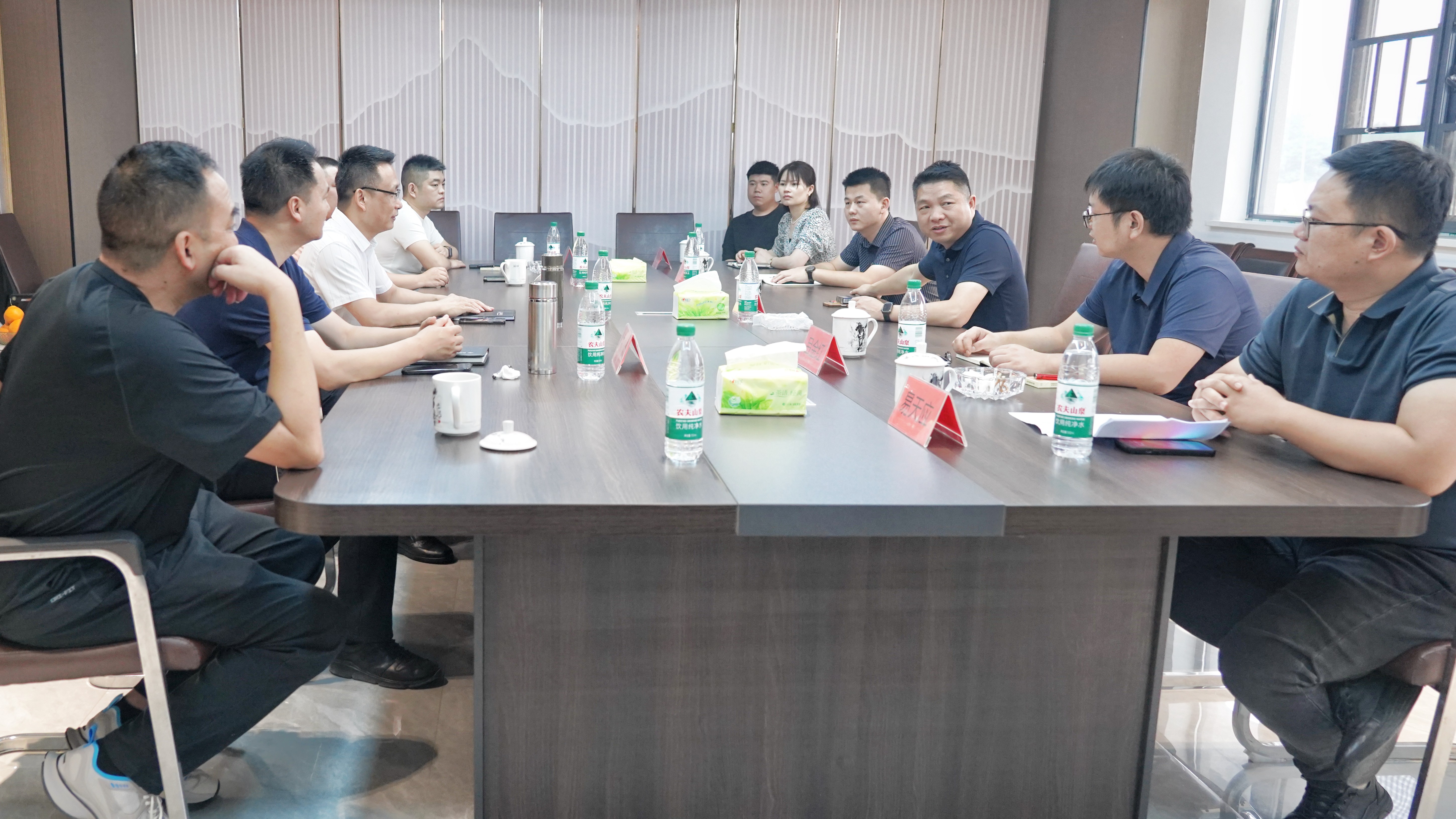 湖南港发集团赴米兰体育app官网-米兰体育（中国）益沅公司开展合作交流