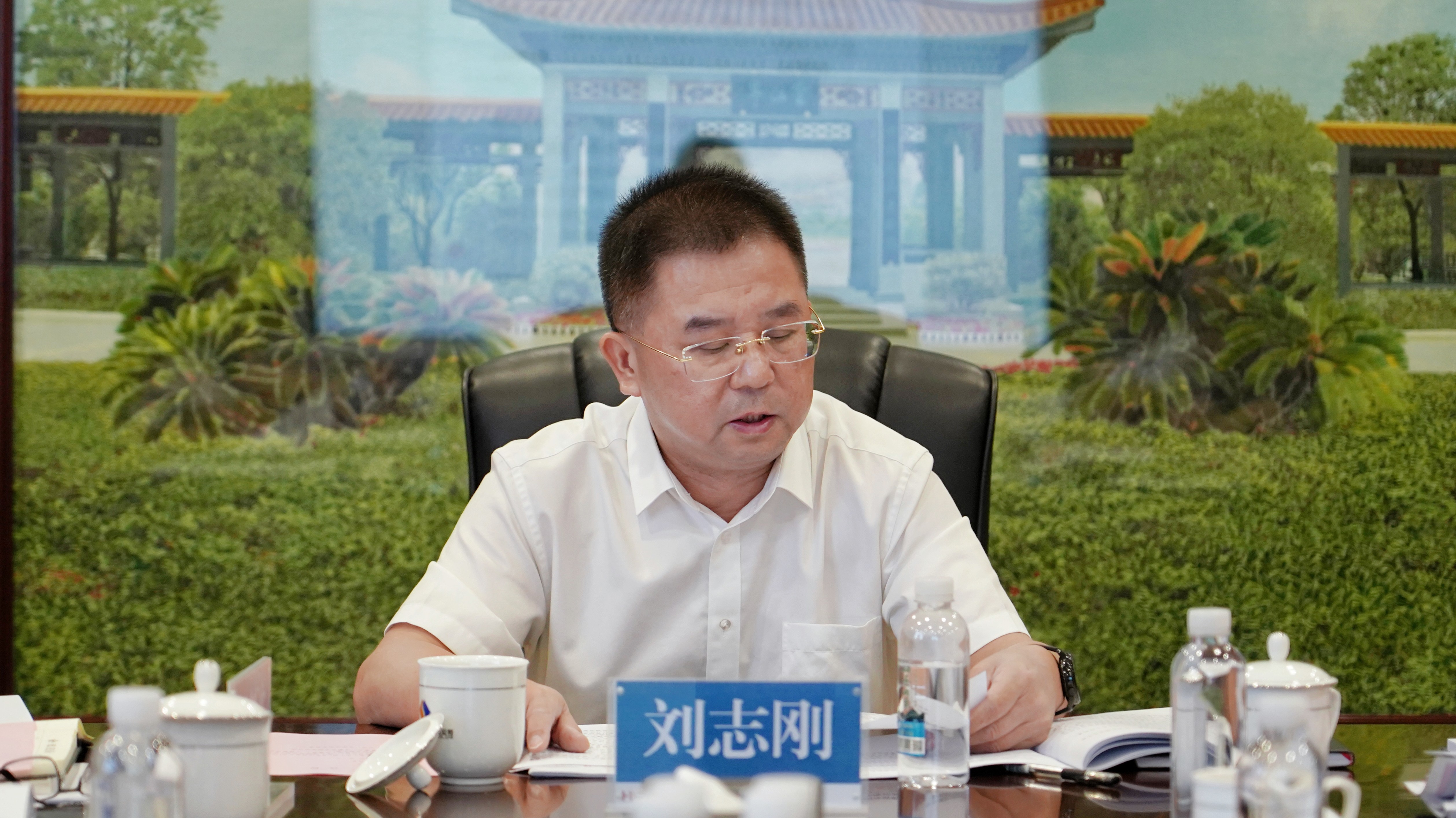 米兰体育app官网-米兰体育（中国）召开2025年上半年经营分析会